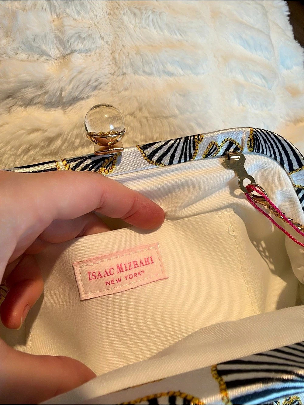 Isaac Mizrahi Shell Print Clutch in White & Black NWT - Picture 3 of 11